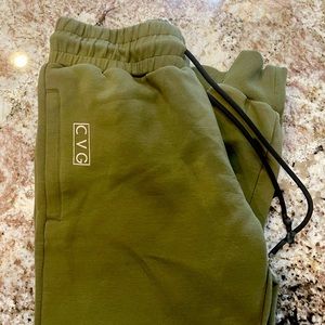 CVG JOGGERS SMALL NEVER WORN